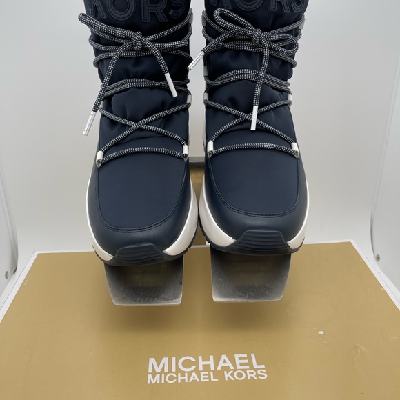 MICHAEL KORS Cassia Leather & Nylon Snow Boot Bootie, Admiral Blue size 10 - Picture 2 of 10